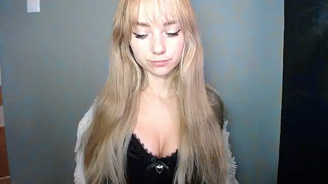 LuciaYoung online show from October 2, 6:31 am