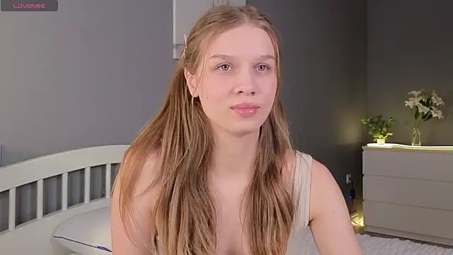 Snapshot of CutieBeauty chatting on March 9, 2:32 pm CutieBeauty online show from March 9, 2:32 pm