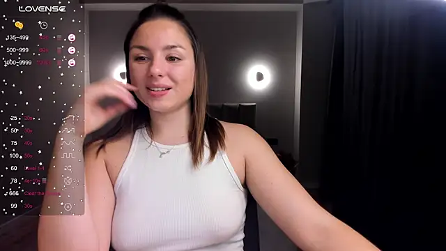 ThreeshaWhite online show from February 9, 5:43 pm