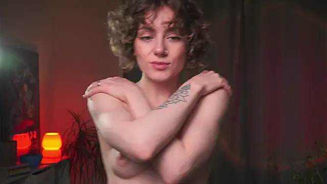 Snapshot of PixieMeow_ chatting on October 12, 1:21 pm PixieMeow online show from October 12, 1:21 pm