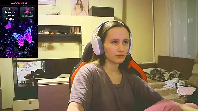 babywaifu online show from September 27, 6:13 pm