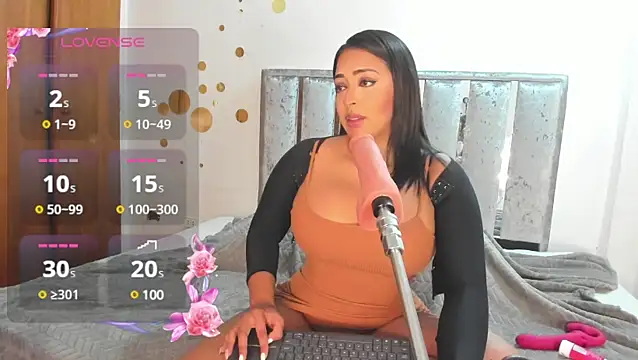 charlottelover21 online show from January 9, 11:45 pm