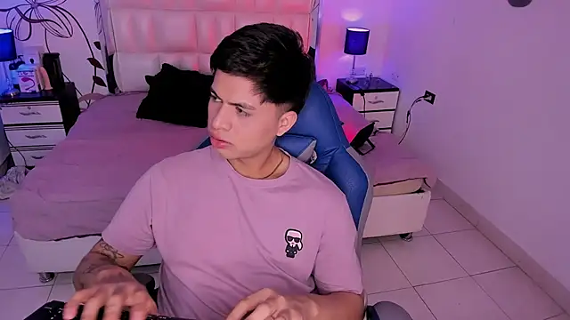 Niicky1  online show from December 20, 9:06 pm