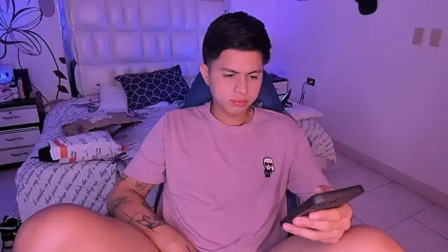 Niicky1  online show from January 13, 9:09 pm