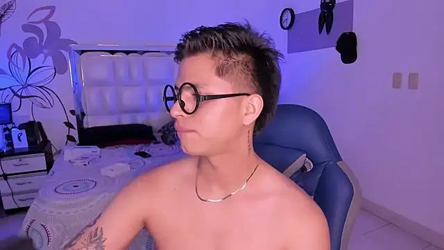 Niicky1  online show from February 13, 12:35 am