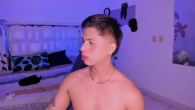 Niicky1  online show from March 2, 9:32 pm