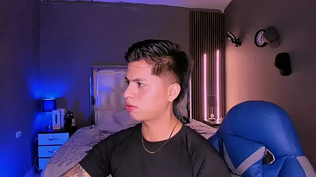 Niicky1  online show from March 18, 9:10 pm