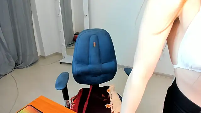 Linajill online show from March 3, 8:54 pm