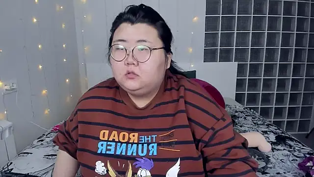 Snapshot of Nadine_asian chatting on December 11, 9:09 am Nadine asian online show from December 11, 9:09 am