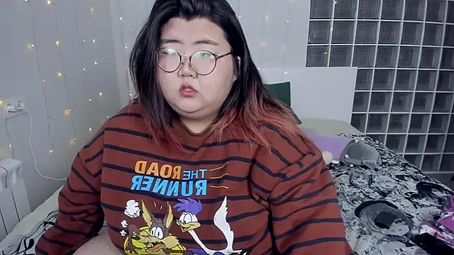 Snapshot of Nadine_asian chatting on December 11, 12:12 pm Nadine asian online show from December 11, 12:12 pm