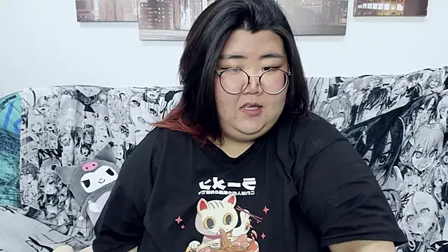 Snapshot of Nadine_asian chatting on December 14, 4:45 am Nadine asian online show from December 14, 4:45 am