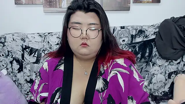 Snapshot of Nadine_asian chatting on December 19, 6:45 am Nadine asian online show from December 19, 6:45 am