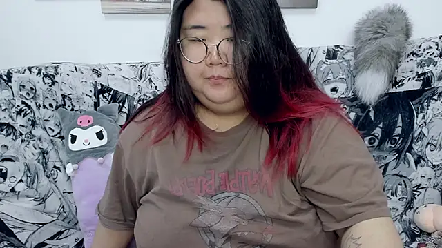 Snapshot of Nadine_asian chatting on December 21, 1:36 am Nadine asian online show from December 21, 1:36 am