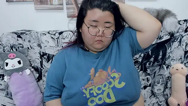 Snapshot of Nadine_asian chatting on December 22, 2:38 pm Nadine asian online show from December 22, 2:38 pm