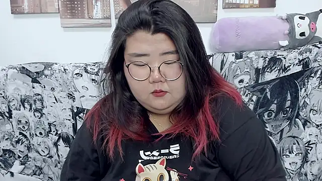 Snapshot of Nadine_asian chatting on January 4, 8:17 am Nadine asian online show from January 4, 8:17 am