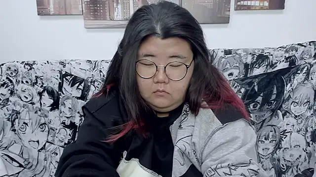 Snapshot of Nadine_asian chatting on January 9, 2:11 am Nadine asian online show from January 9, 2:11 am