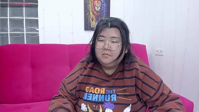 Snapshot of Nadine_asian chatting on October 5, 8:23 am Nadine asian online show from October 5, 8:23 am