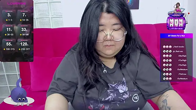 Snapshot of Nadine_asian chatting on October 10, 8:13 am Nadine asian online show from October 10, 8:13 am