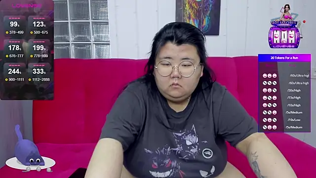 Snapshot of Nadine_asian chatting on October 11, 1:16 am Nadine asian online show from October 11, 1:16 am