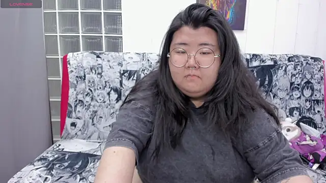 Snapshot of Nadine_asian chatting on October 28, 1:53 am Nadine asian online show from October 28, 1:53 am