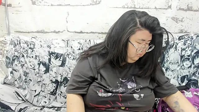 Snapshot of Nadine_asian chatting on November 7, 8:36 am Nadine asian online show from November 7, 8:36 am