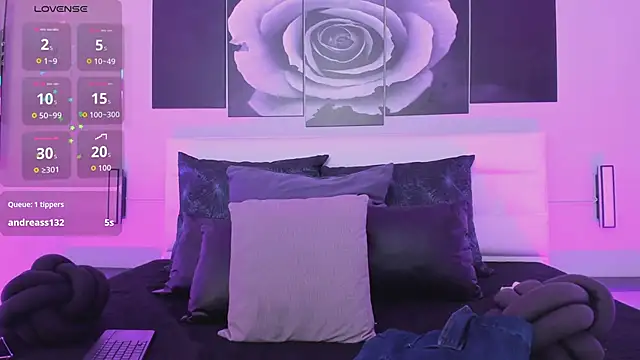 isabella simons online show from October 28, 2:37 am