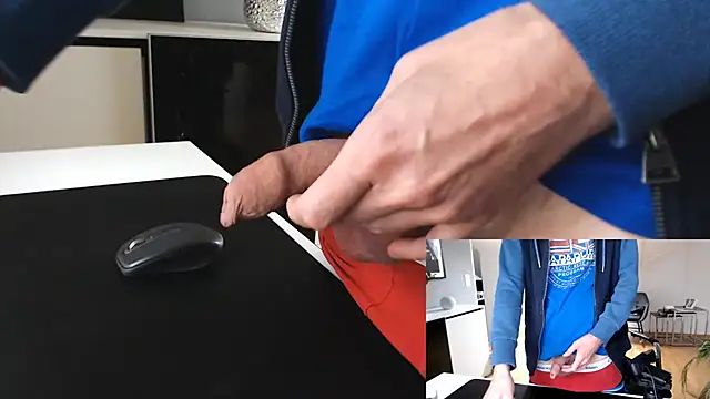 Snapshot of sperma_tributes chatting on September 30, 7:13 am sperma tributes online show from September 30, 7:13 am