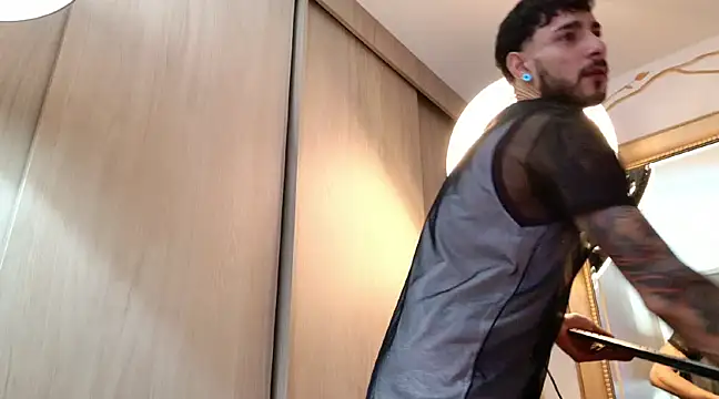 enzo herrera01 online show from February 27, 5:45 am