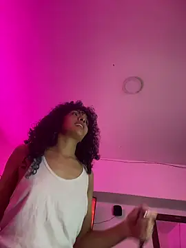 Snapshot of TheKing6ix9ine69 chatting on November 23, 11:04 pm TheKing6ix9ine69 online show from November 23, 11:04 pm