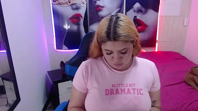 sara winehouse1 online show from December 7, 7:43 pm