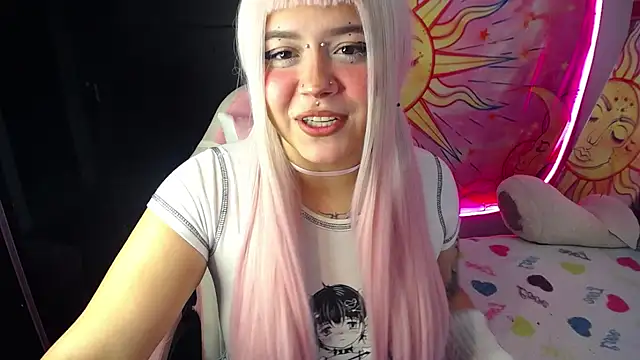 sara winehouse1 online show from November 14, 4:00 am