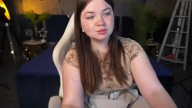 RosieMoons online show from September 27, 7:19 pm