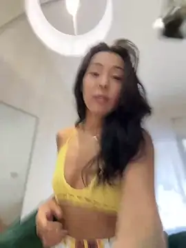 Snapshot of IzanamiTime chatting on January 12, 8:57 am IzanamiTime online show from January 12, 8:57 am