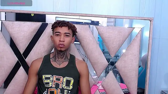 sexy blacks  online show from January 28, 11:17 am