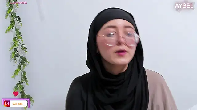 aysel elid online show from December 12, 10:42 pm