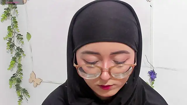 aysel elid online show from October 26, 9:31 pm