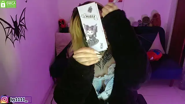 Ivy1111 online show from November 11, 4:12 am