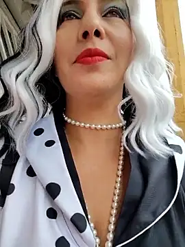 scarlett moore online show from October 31, 2:29 pm