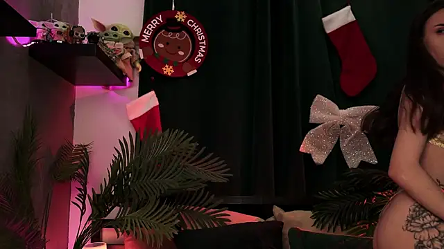 Snapshot of BabyYoda- chatting on December 19, 4:56 am BabyYoda- online show from December 19, 4:56 am