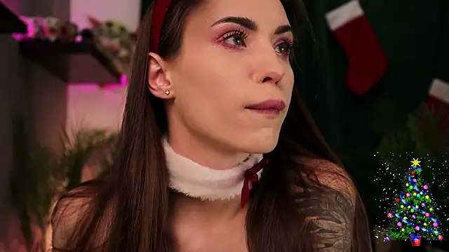 Snapshot of BabyYoda- chatting on December 25, 5:05 am BabyYoda- online show from December 25, 5:05 am