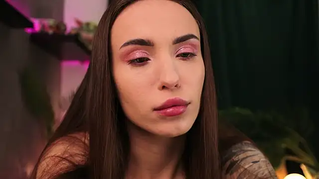 Snapshot of BabyYoda- chatting on January 13, 1:23 am BabyYoda- online show from January 13, 1:23 am