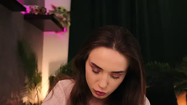 Snapshot of BabyYoda- chatting on February 8, 1:22 am BabyYoda- online show from February 8, 1:22 am