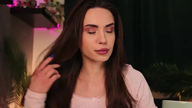 Snapshot of BabyYoda- chatting on February 8, 4:25 am BabyYoda- online show from February 8, 4:25 am