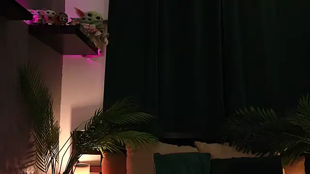 Snapshot of BabyYoda- chatting on February 9, 10:32 pm BabyYoda- online show from February 9, 10:32 pm