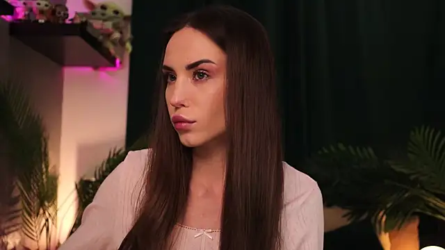 Snapshot of BabyYoda- chatting on February 10, 1:35 am BabyYoda- online show from February 10, 1:35 am