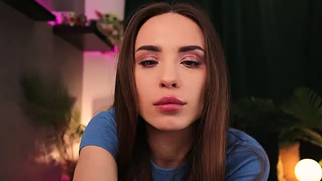 Snapshot of BabyYoda- chatting on February 12, 3:18 am BabyYoda- online show from February 12, 3:18 am