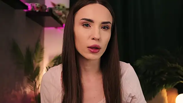 Snapshot of BabyYoda- chatting on March 6, 2:41 am BabyYoda- online show from March 6, 2:41 am