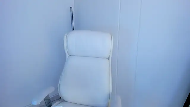 Snapshot of dominique21_ chatting on October 30, 11:49 pm dominique21 online show from October 30, 11:49 pm