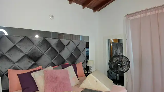 sofhiaa adaams online show from February 13, 5:44 pm