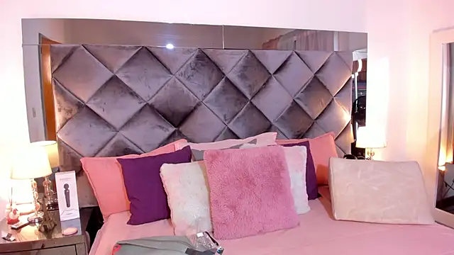 sofhiaa adaams online show from February 14, 5:03 pm